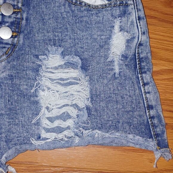 Shein button fly Distressed jean shorts Sz M NWOT - Picture 4 of 9